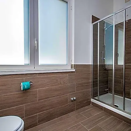 Albina Hotel *