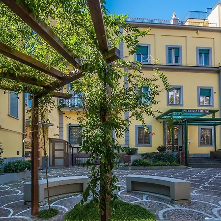 Hotel Albina *